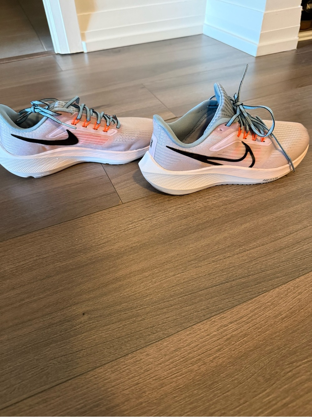 Nike Womens Light Pink/Gray Running Shoes with Black Swoosh